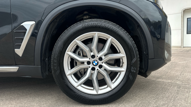 BMW X5 xDrive30d MHT xLine 5dr Auto Diesel Estate